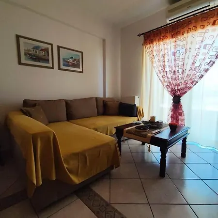 με θέα στον πευκιά * Sykia (Corinthia)