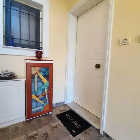 με θέα στον πευκιά Apartment Sykia (Corinthia)