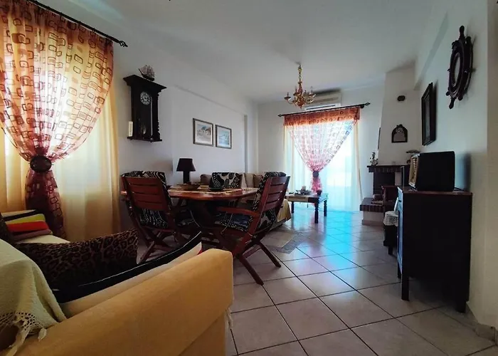 με θέα στον πευκιά 公寓 Sykia (Corinthia)