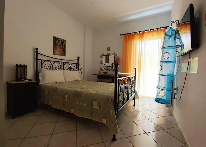 με θέα στον πευκιά 公寓