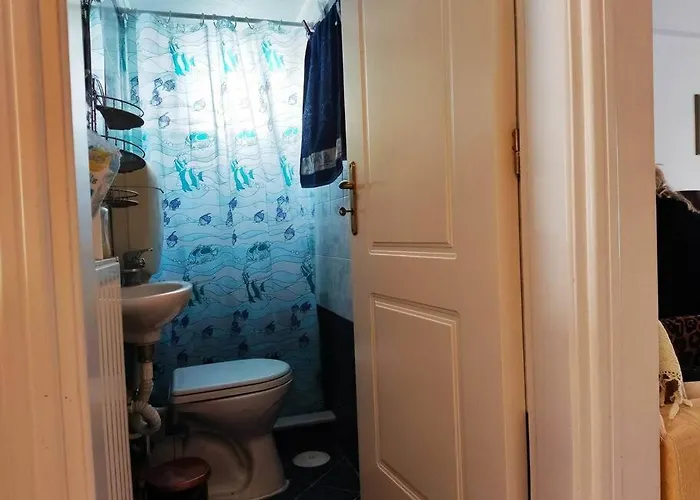 με θέα στον πευκιά 公寓